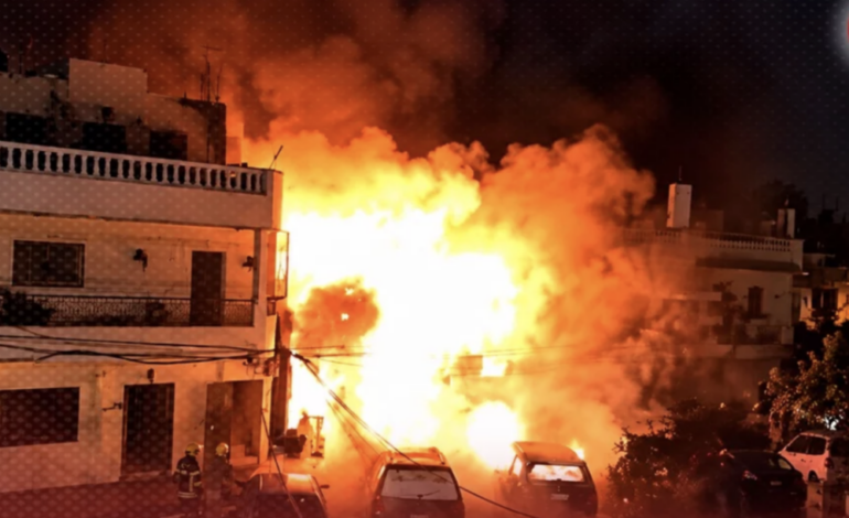 Fuego arrasa con vivienda y negocio en la Ciudad Colonial