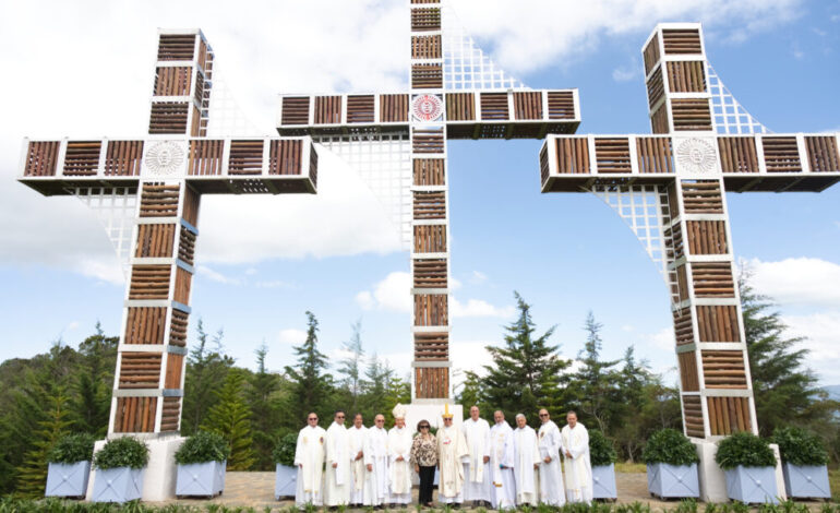 Bendicen Santuario de Las Tres Cruces en Cerro Angola