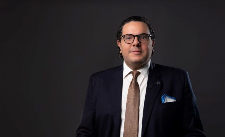 Abinader designa a Víctor Cedeño como nuevo superintendente de Bancos