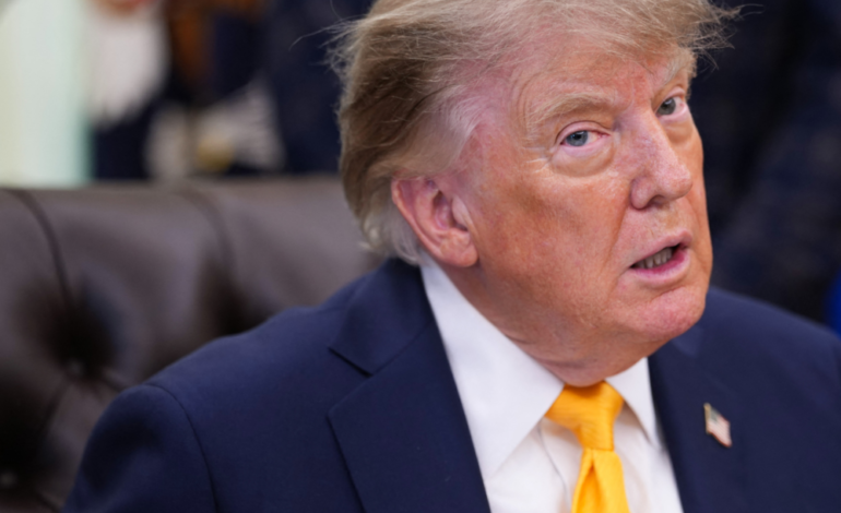 Trump endurece la regla de “carga pública”: inmigrantes enfrentan nuevos obstáculos para obtener la residencia