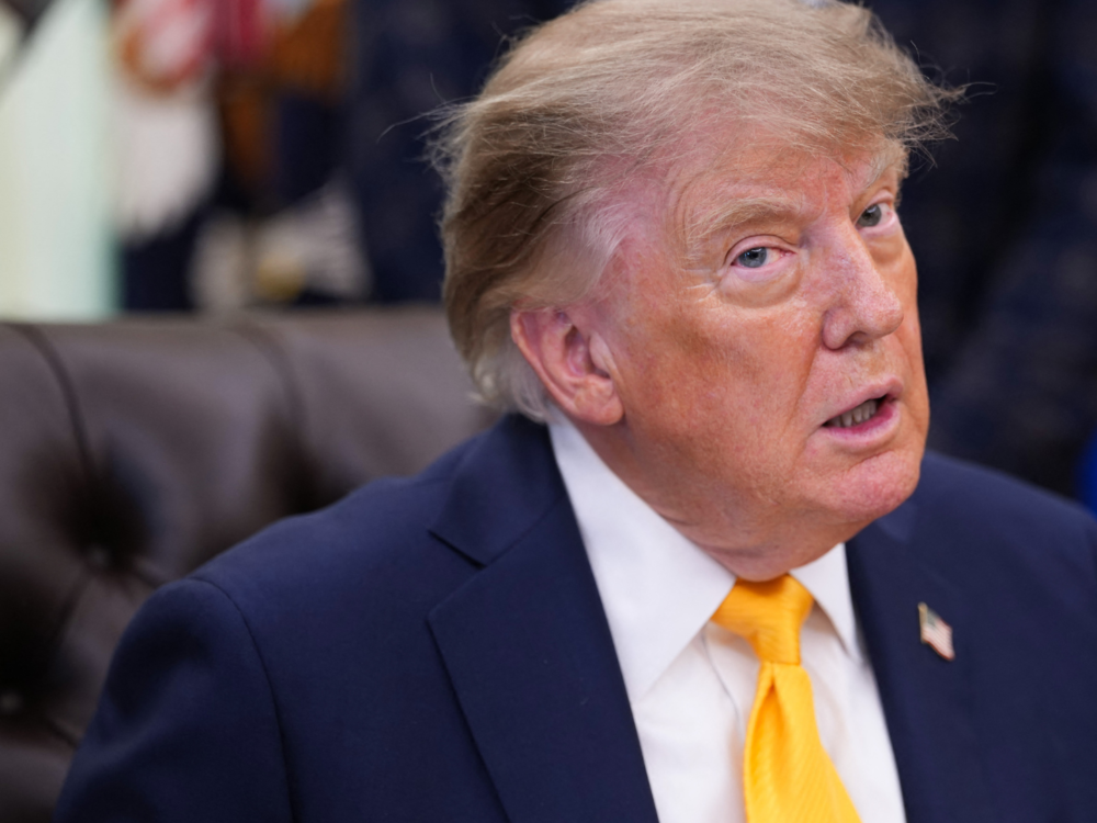 Trump endurece la regla de “carga pública”: inmigrantes enfrentan nuevos obstáculos para obtener la residencia