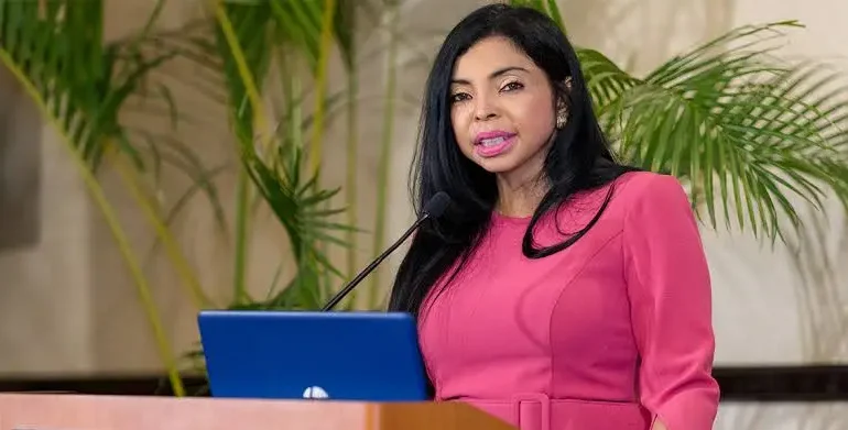 “Yeni Berenice entra en juego por la Suprema: ¿va por la presidencia?”