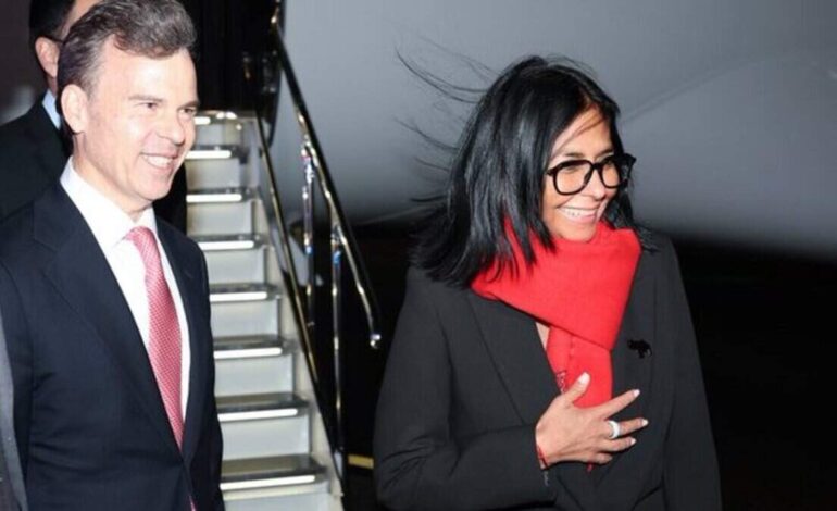 Delcy Rodríguez llega a Nueva York para reunirse con Trump en medio de críticas