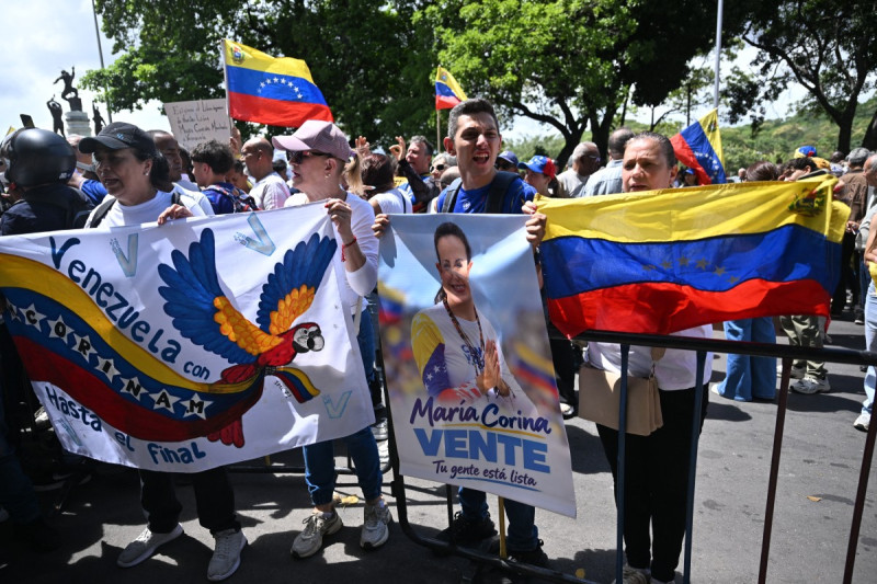 Detienen y liberan a activista de Machado durante caravana en Venezuela