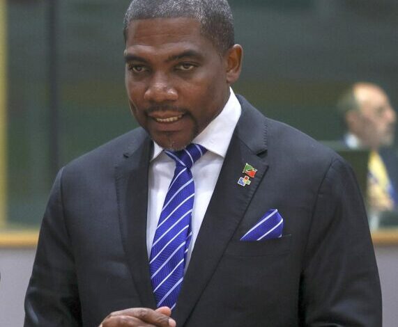 Terrance Drew, primer ministro caribeño, bajo atención médica en Martinica
