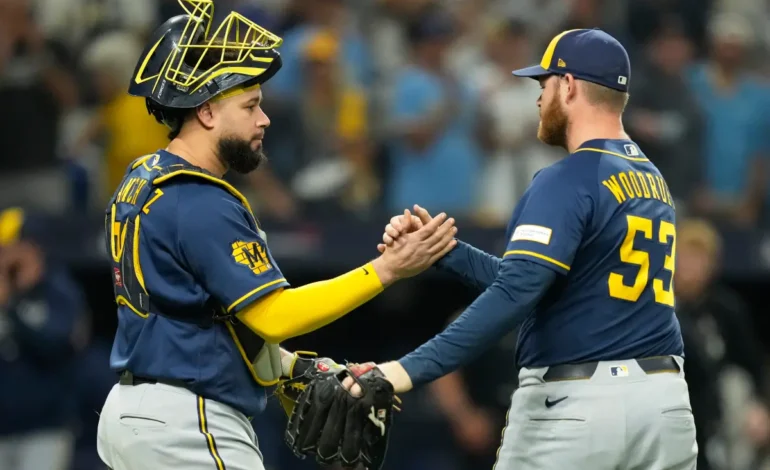 Brewers aplastan 10-1 a los Rays y quedan a un triunfo del título