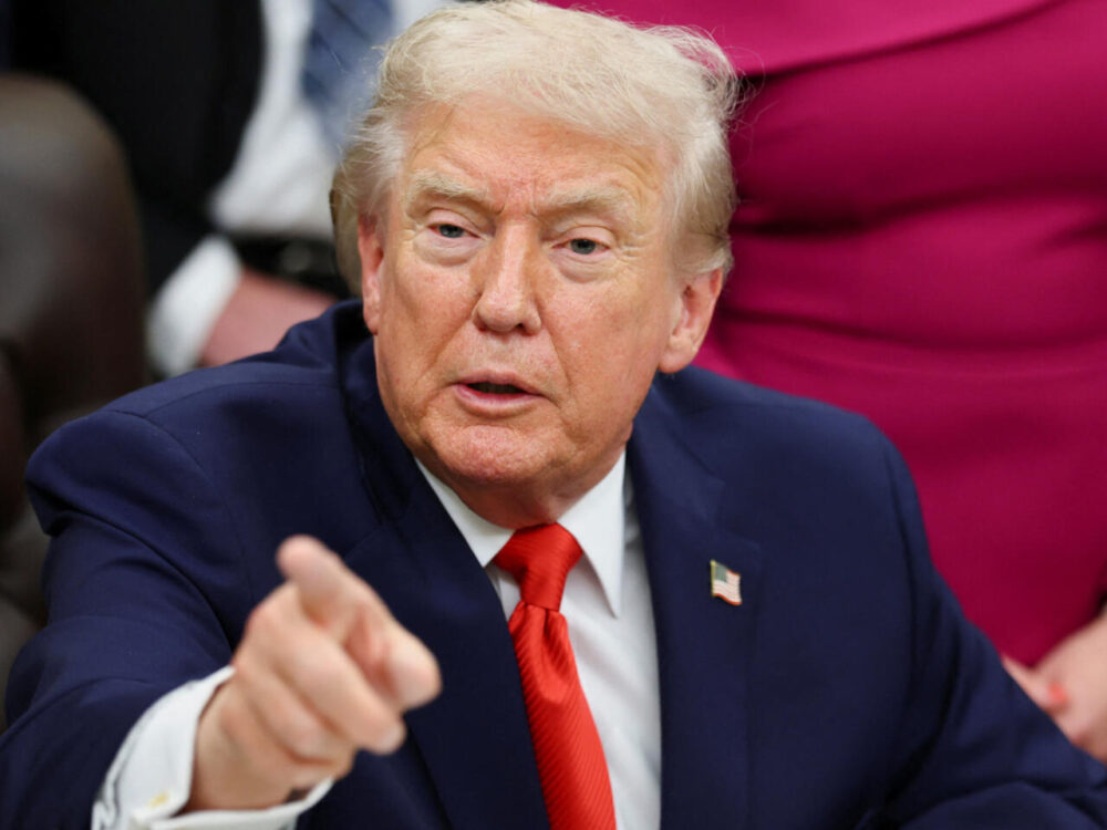 Trump vincula disturbios en Francia con la inmigración