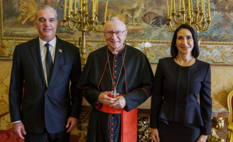 Abinader invita al papa León XIV a visitar RD en 2027