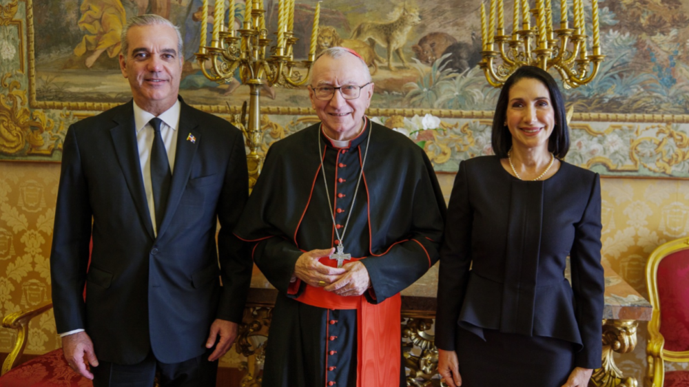 Abinader invita al papa León XIV a visitar RD en 2027