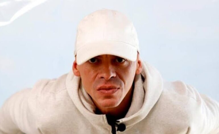 Vico C evoluciona favorablemente tras cirugía cervical