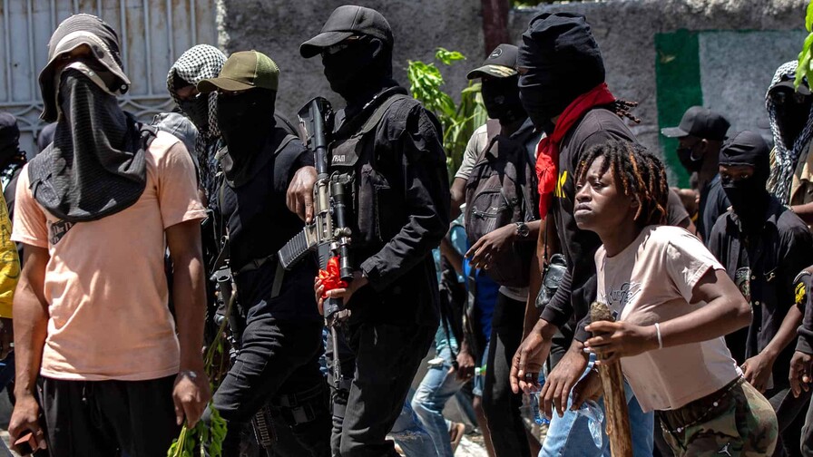 Exmilitar haitiano lanza dura advertencia a Bukele por rescate en Haití
