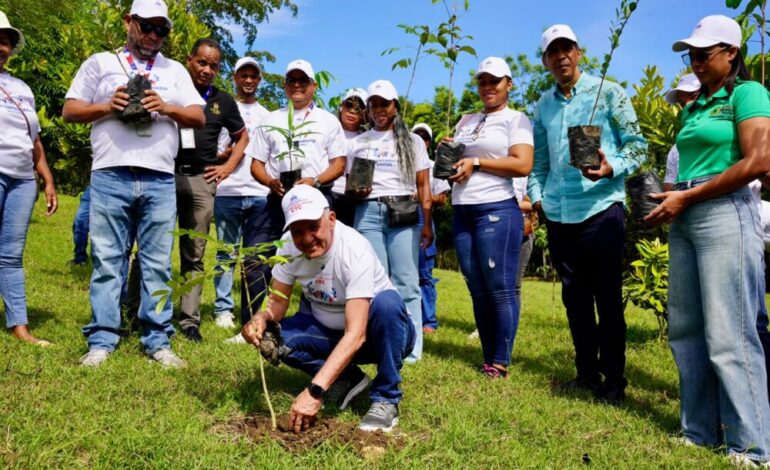 CTC realiza jornada de reforestación en los Humedales del Ozama