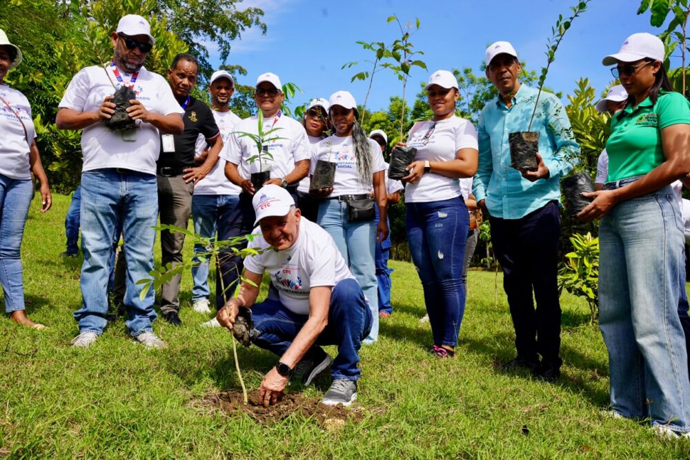 CTC realiza jornada de reforestación en los Humedales del Ozama