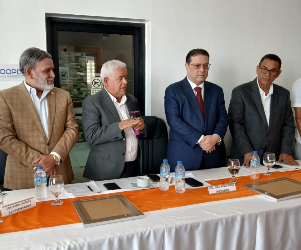 Sanz Lovatón anuncia posible solución a conflicto por cargos de verifones en estaciones de combustibles