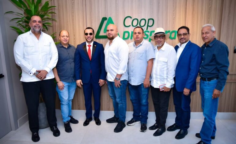APRATELMEPE y Coopprospera firman alianza para capacitar a comunicadores de Espaillat