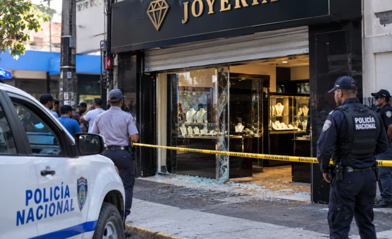 Reportan asalto en joyería de Villa Juana; una persona habría resultado herida