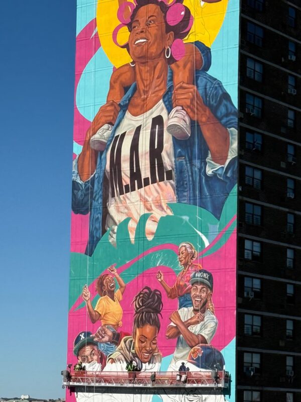 Angurria pinta en el Bronx el mural más alto de Estados Unidos