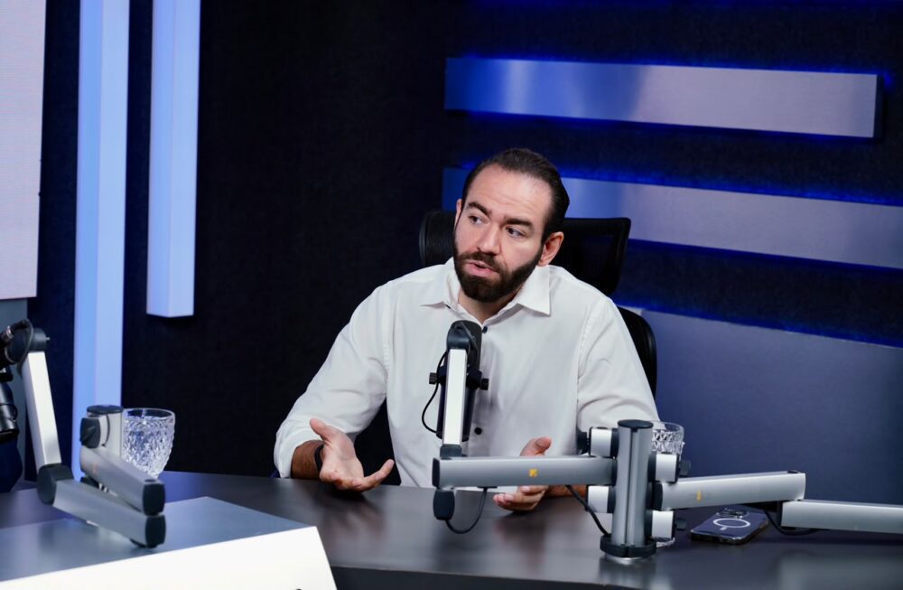 Experto advierte sobre riesgos de depender demasiado de la inteligencia artificial