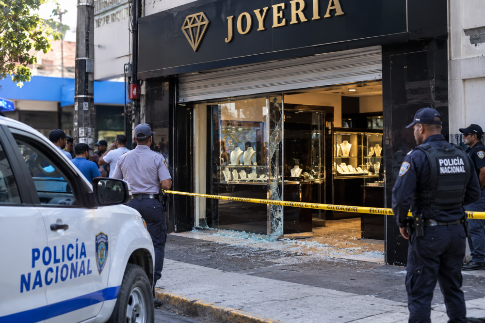 Reportan asalto en joyería de Villa Juana; una persona habría resultado herida