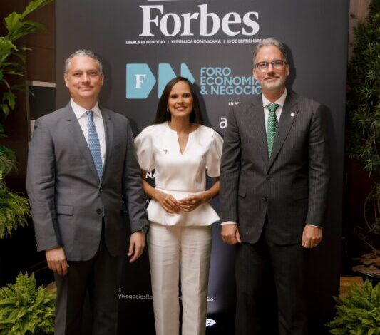 Forbes y AIRD analizan cómo convertir a RD en una plataforma regional de valor agregado