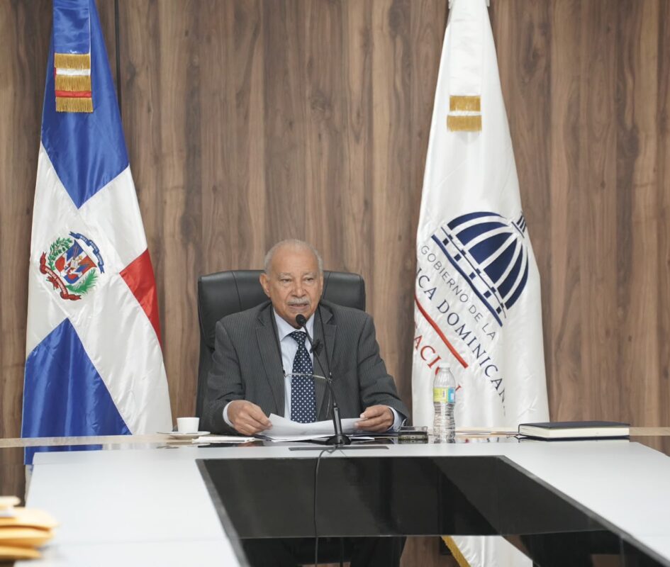Minerd reporta avances en evaluación docente y anuncia nueve informes para el 16 de octubre