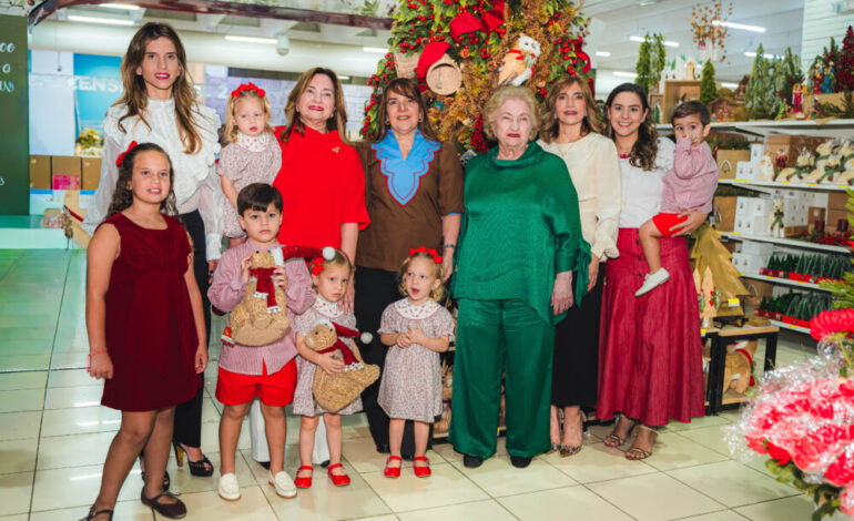 Plaza Lama presenta su propuesta navideña con los clásicos verde, rojo y dorado