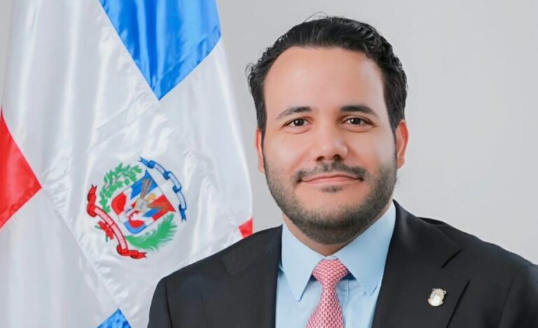 Rogelio Genao renuncia al PRSC tras 37 años de militancia