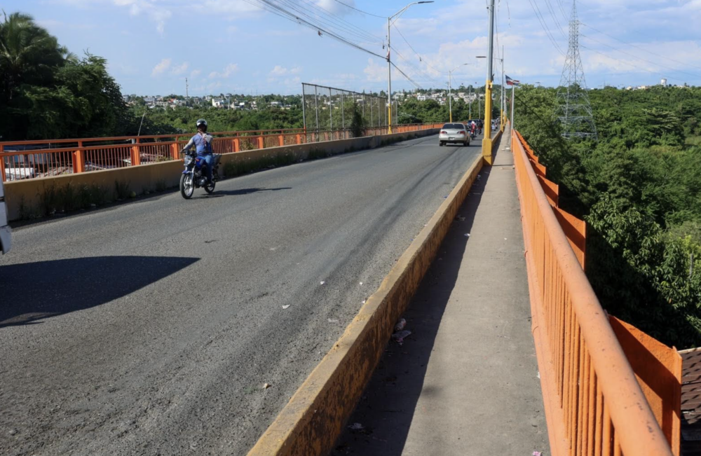 MOPC restringe tránsito pesado en puente de La Barquita desde este 20 de octubre