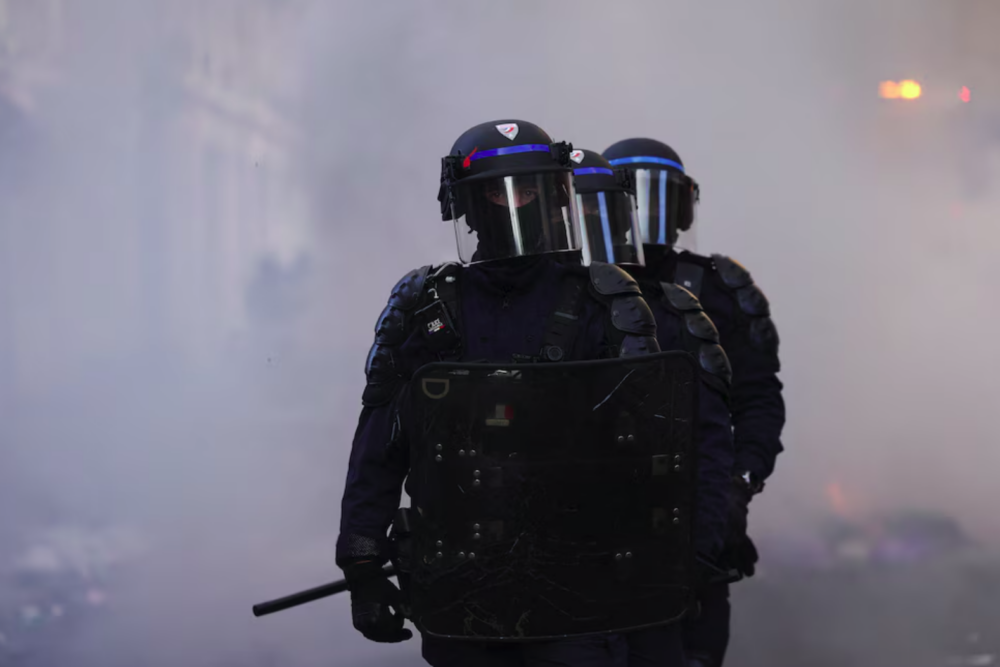 Italia y Francia refuerzan la seguridad ante protestas violentas y saqueos