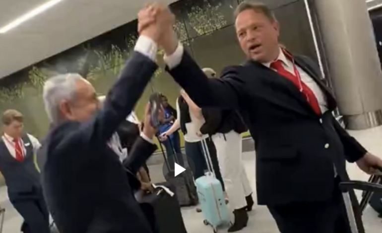 “Dame hombro” se cuela en un video viral de Netanyahu y Trump