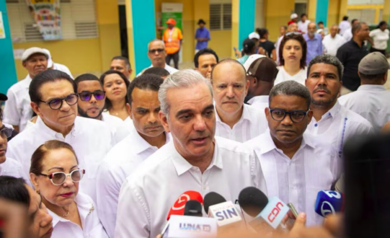 Abinader refuerza la seguridad fronteriza ante la crisis en Haití