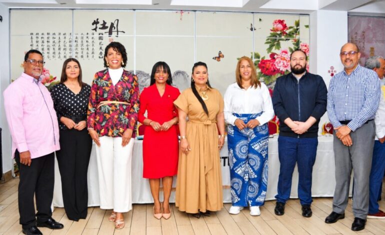 Adompretur presenta jurado del Premio Nacional de Periodismo Turístico Epifanio Lantigua 2026