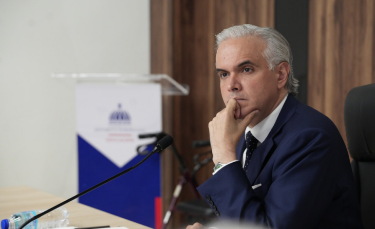 Educación priorizará formación docente tras resultados de evaluación