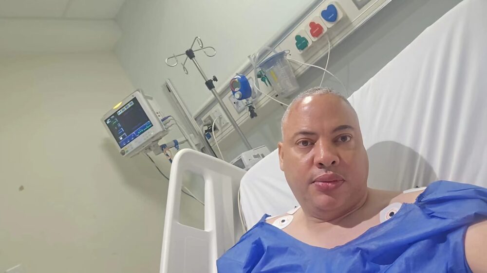 Héctor Gómez agradece a Dios tras sufrir un desmayo mientras conducía por la autopista Duarte