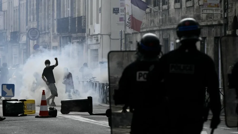 Trump sacude a Francia al culpar al islam por las protestas