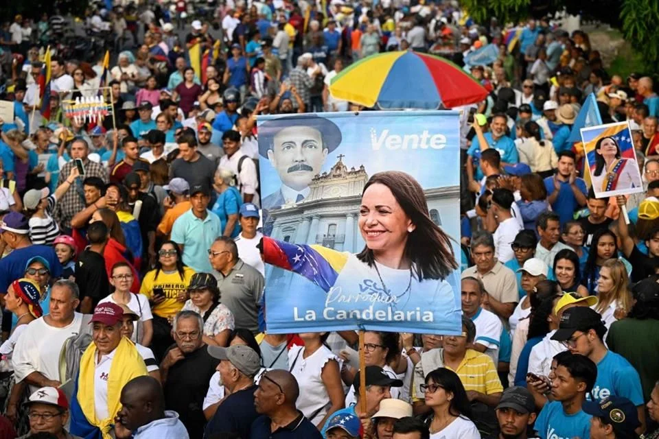 Miles exigen elecciones en Venezuela y reclaman el regreso de Machado