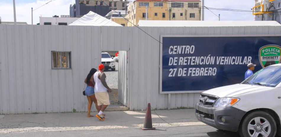 Vehículos retenidos tras el RD-Haití provocan reclamos en centro de Digesett