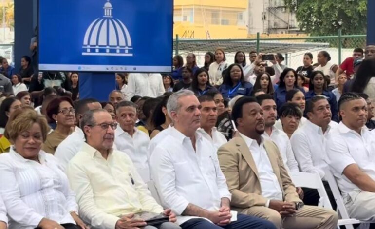 Pedro Martínez estrena complejo