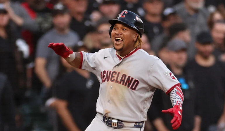 Cleveland vence a Chicago y fuerza el quinto juego