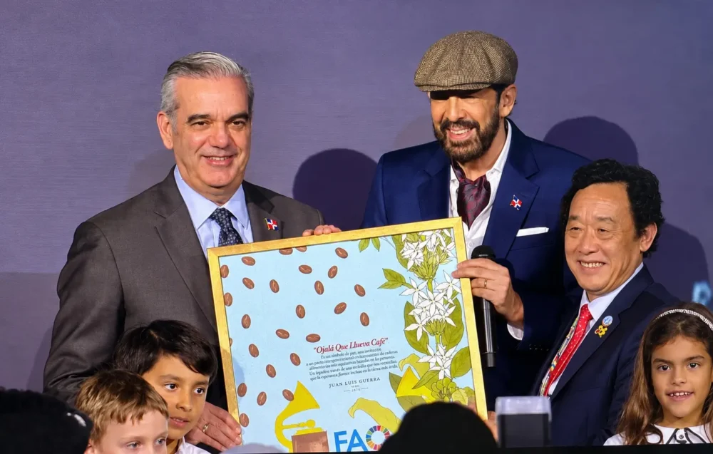 «Ojalá que llueva café»: la FAO galardona a Juan Luis Guerra