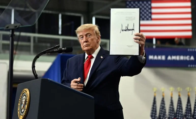 Trump perdona a mecánicos condenados por manipular emisiones de camiones