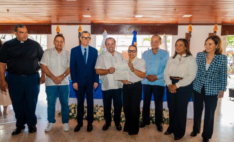Gobierno entrega RD$360 millones a pensionados y exempleados de Falcondo