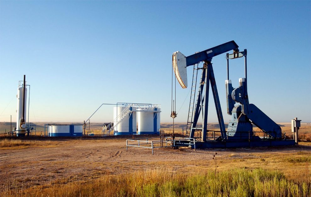 Petróleo sube 3.64 % y presiona combustibles en RD